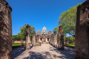 1280px-Wat_Sri_Sawai_-_Day